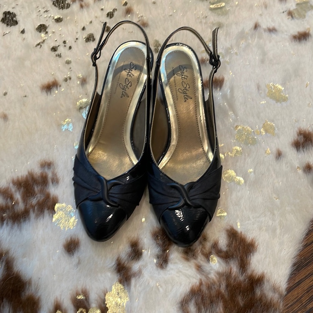 Black Slingback Kitten-Heels